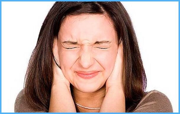 бучавата во главата на жената е еден од знаците на цервикална остеохондроза